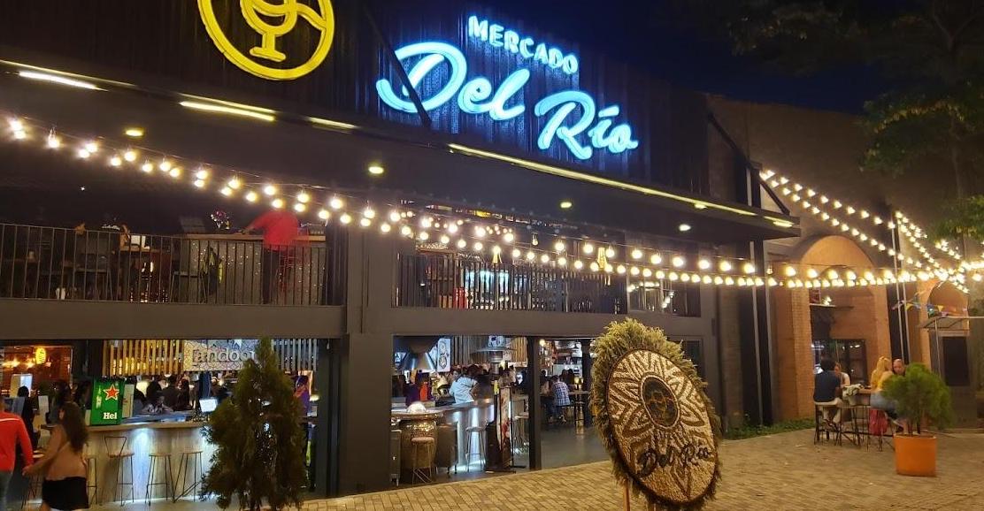 Mercado del Río: Explorando los Sabores y Colores de Medellín