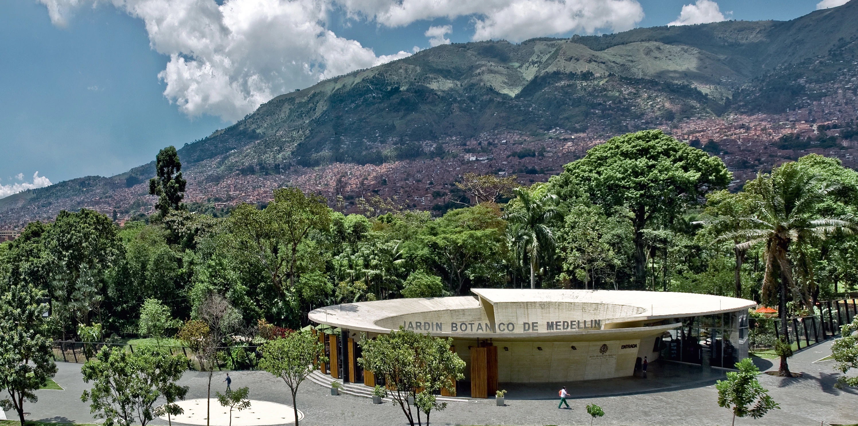 Jardín Botánico de Medellín: Un Oasis de Biodiversidad y Belleza Natural en 2026